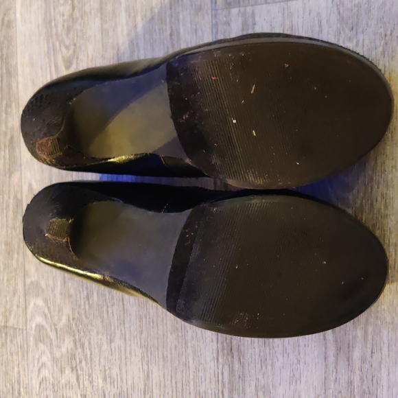 Pumps - Picture 5 of 6